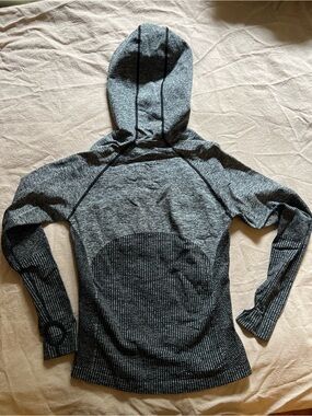 Women’s Grey Hooded Workout Hoody